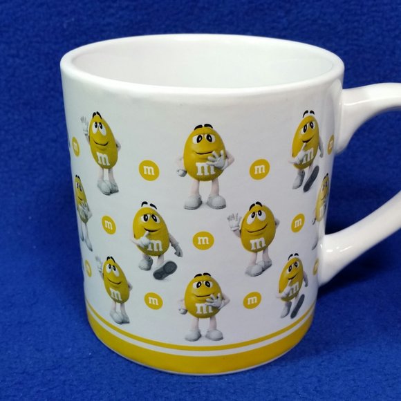 Yellow M&M's Coffee Mug 2018 Collectible Mug Preowned - Picture 2 of 10